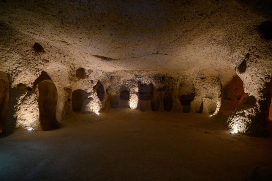 Derinkuyu Or Kaymakli - Ancient Underground cities in Turkey - Kaymakli