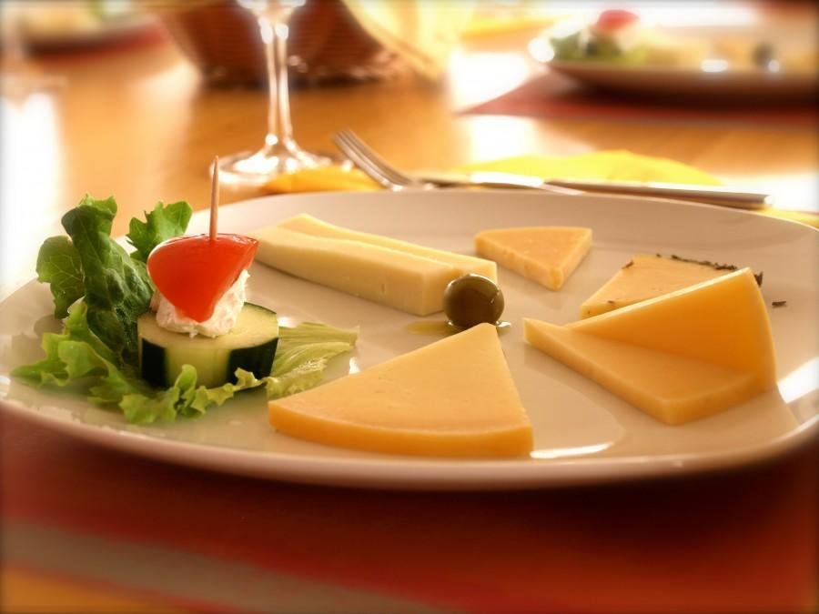 Pag Island Paski Sir tasting cheese plate | Chasing the Donkey Blog