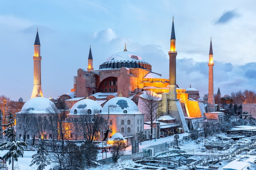 Does It Snow In Istanbul? Yes & Here’s The Complete Lowdown