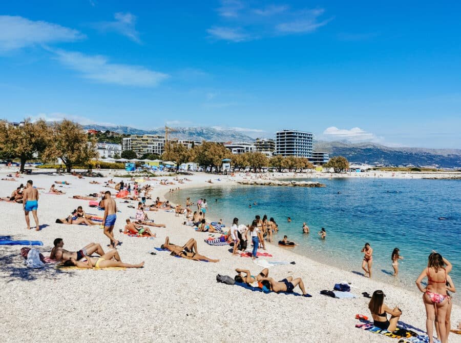 A Split beach with a lot of family - Žnjan Beach
